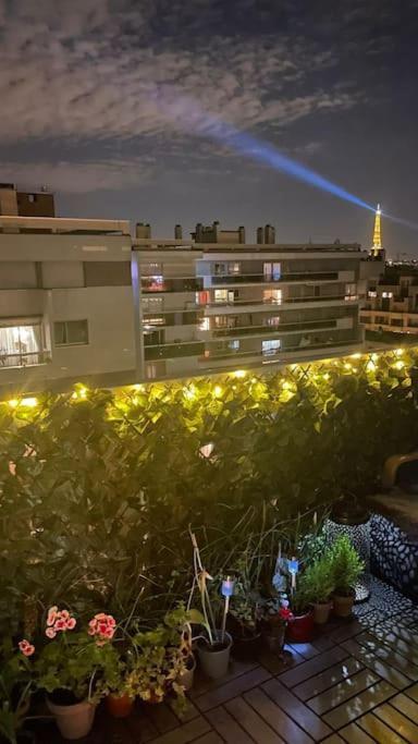 Nice Loft With Romantic View Over The Eiffel Tower 巴黎 外观 照片